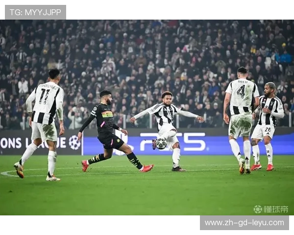 尤文双线稳步提升，麦肯尼逼迫对方打入乌龙