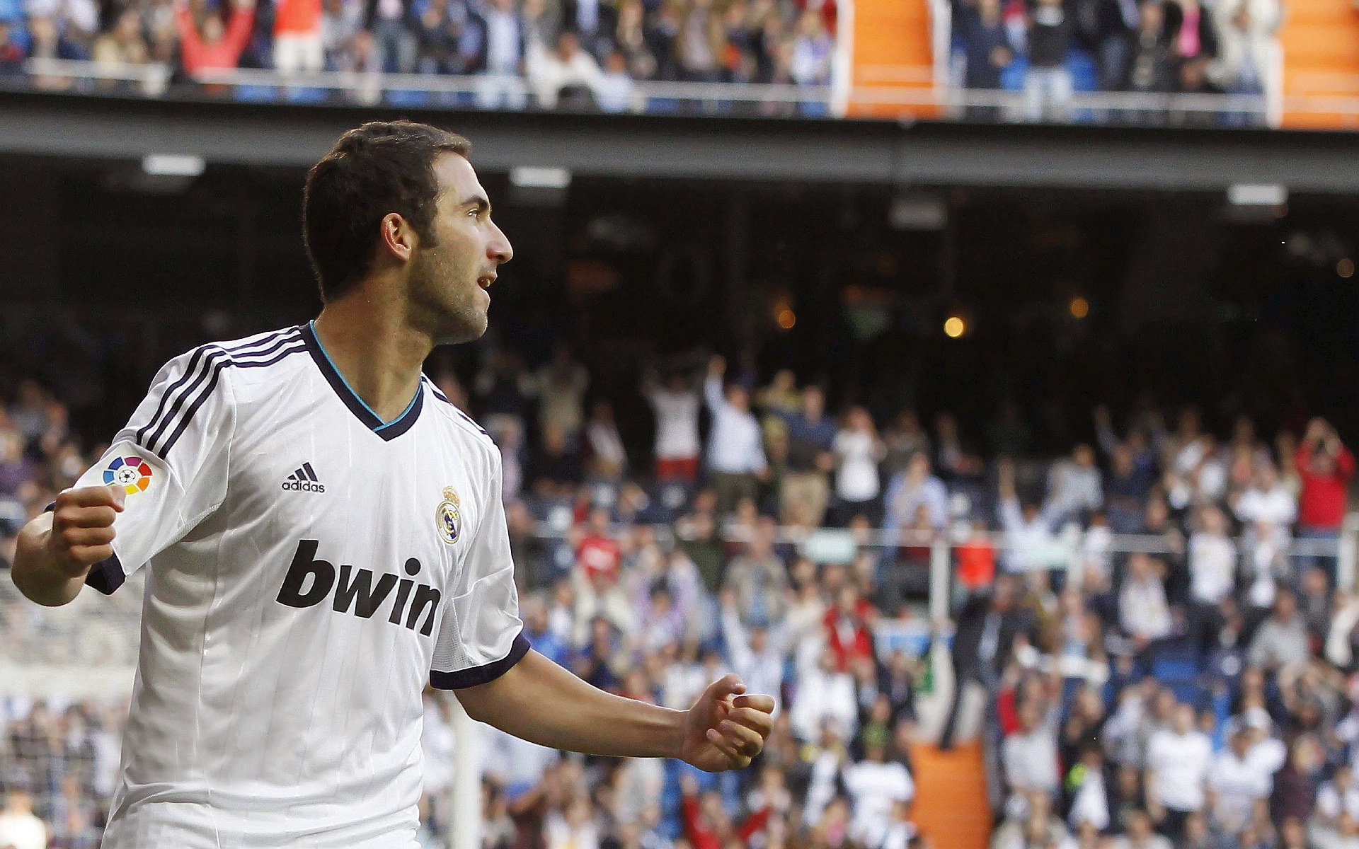 52次解围！头槌制胜！申花争冠关键战：麦麦提江，又造中超名场面