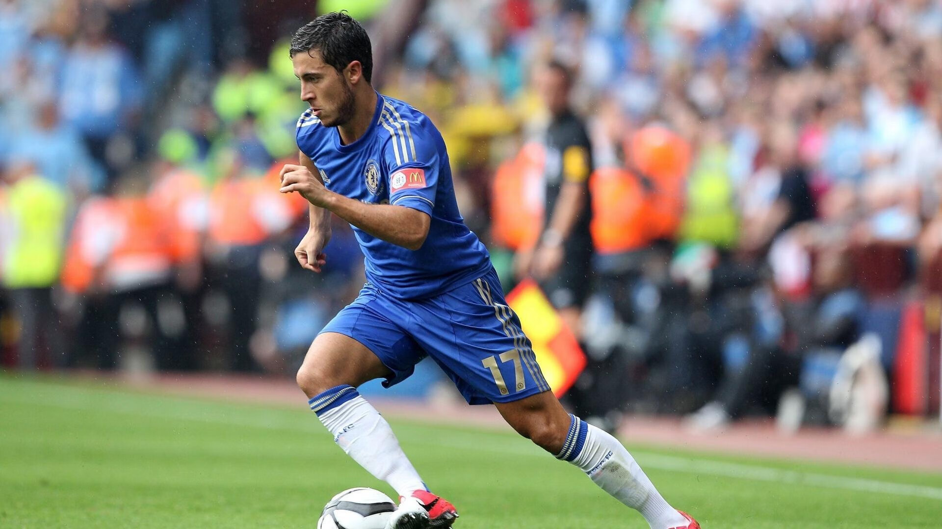 VAR的争议：科技与足球的平衡点在哪里？，足球vr技术